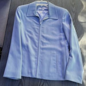 Woman’s Zipper Jacket/ Like new